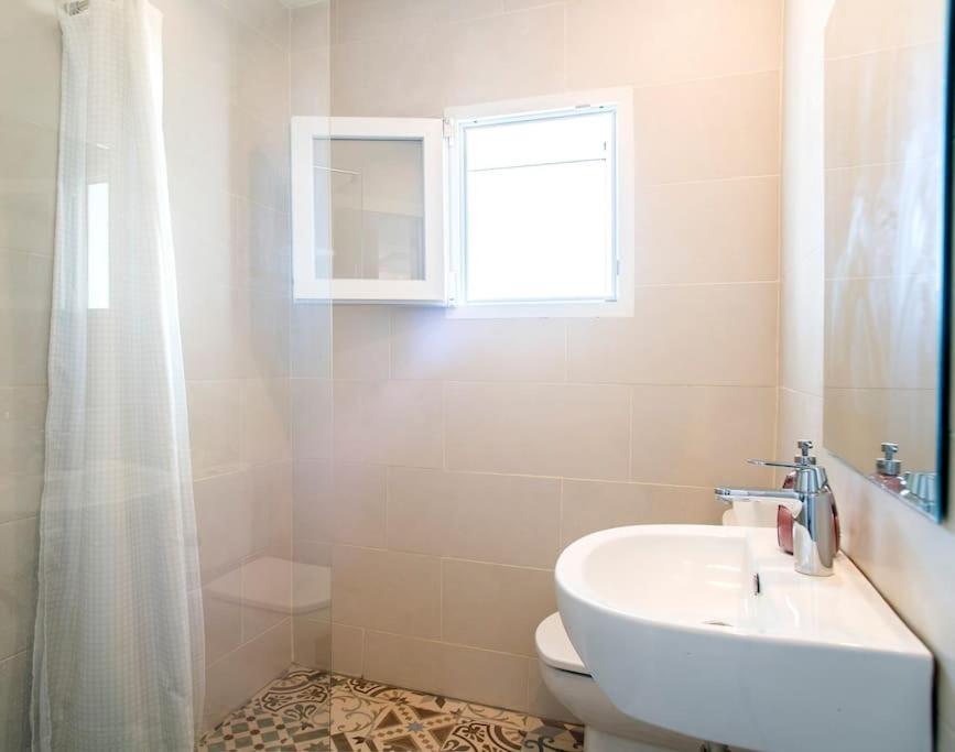 Villa 20 Min From Bcn- Charming House W/ Pool & Bbq Area Cervelló Exterior foto