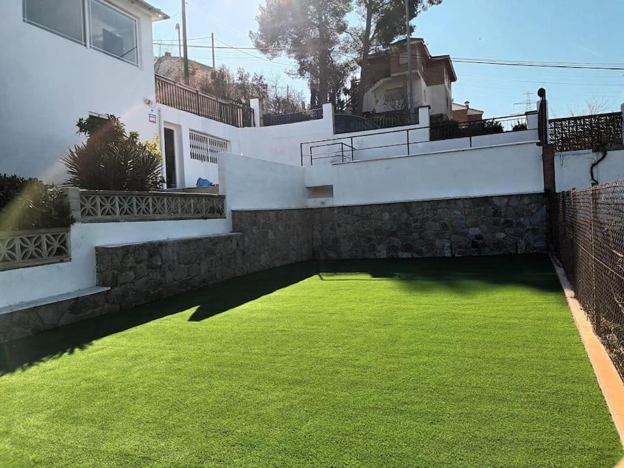 Villa 20 Min From Bcn- Charming House W/ Pool & Bbq Area Cervelló Exterior foto